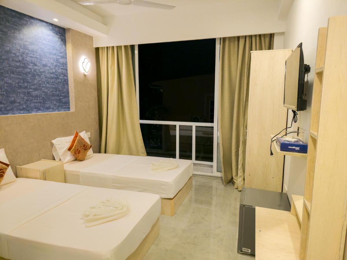 Arora View Hotel Maafushi Buitenkant foto